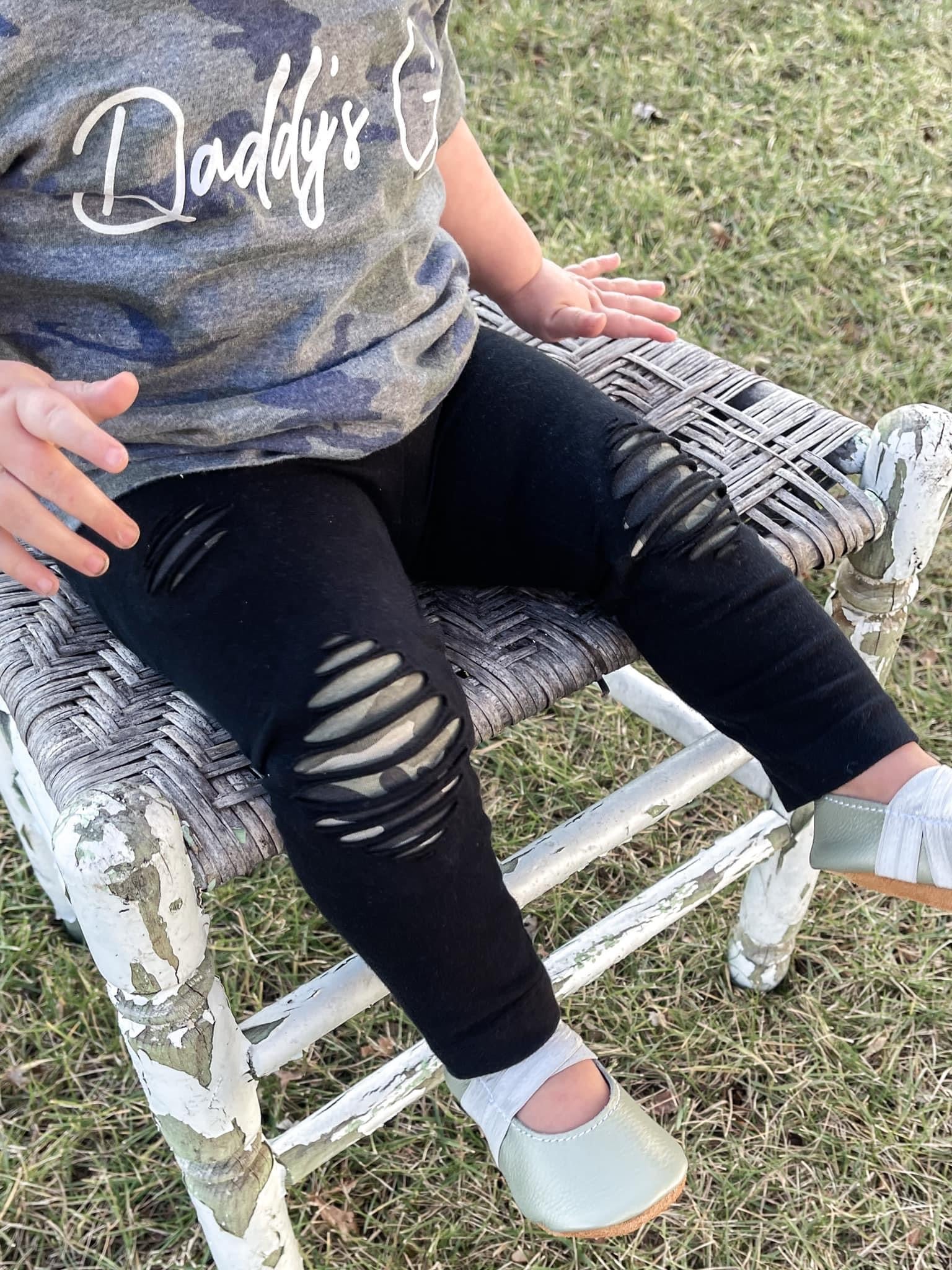Camo Patched Shredded Leggings • 𝙋𝙧𝙚𝙤𝙧𝙙𝙚𝙧 • – Rustic Momma